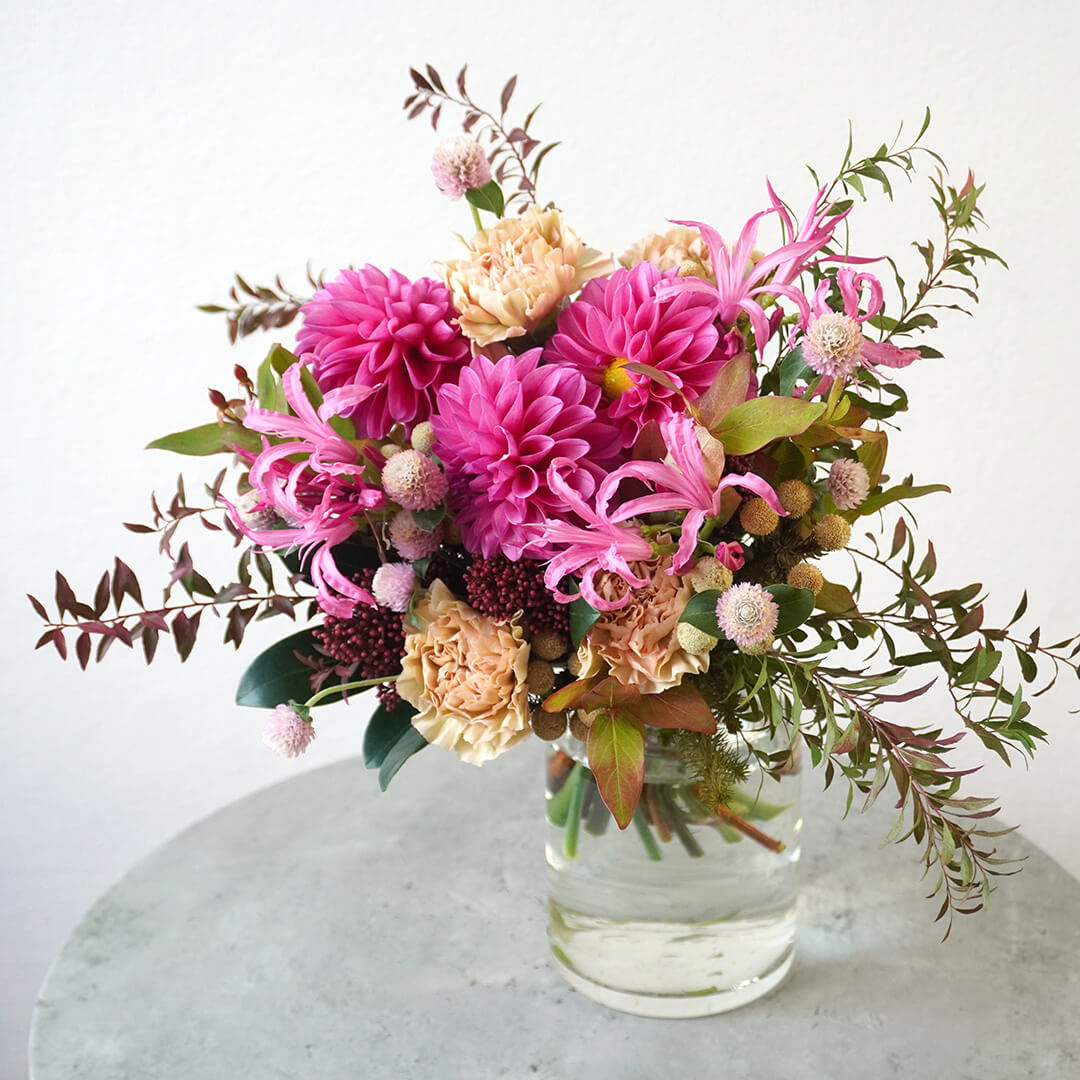 ダリアとネリネの花瓶活け