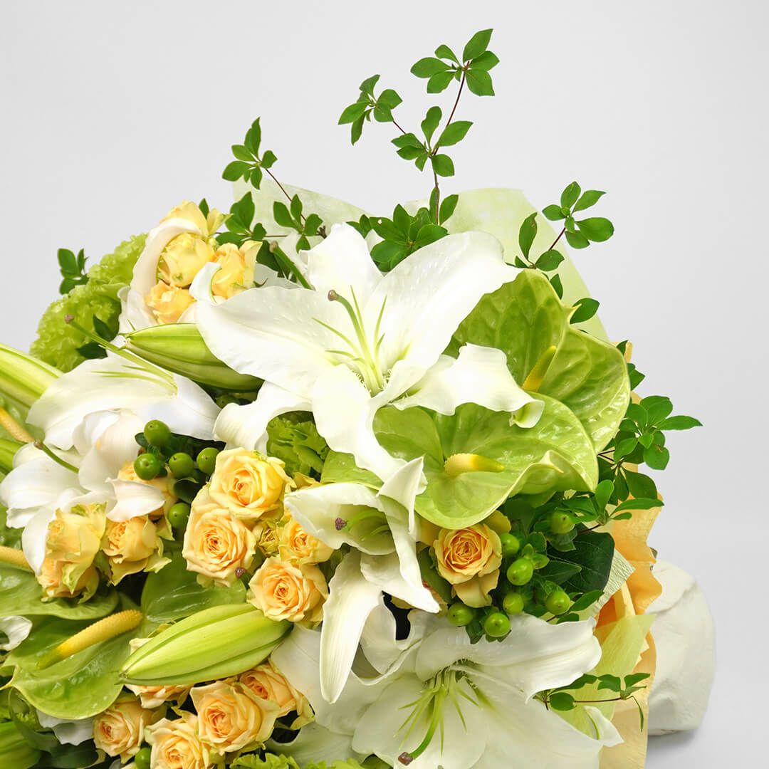 ユリとトルコキキョウの花束＜サマーブリーズ＞