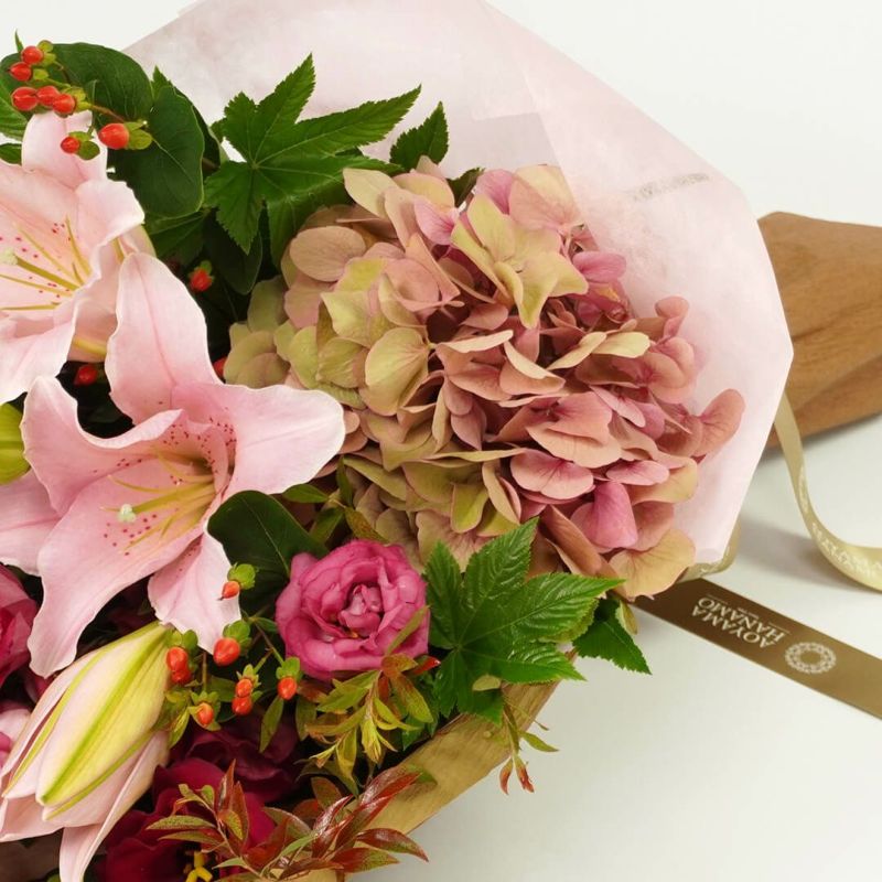 ユリとハイドランジアの花束＜フランソワ＞