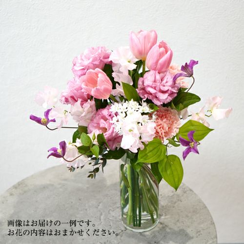 季節の花の花瓶活け