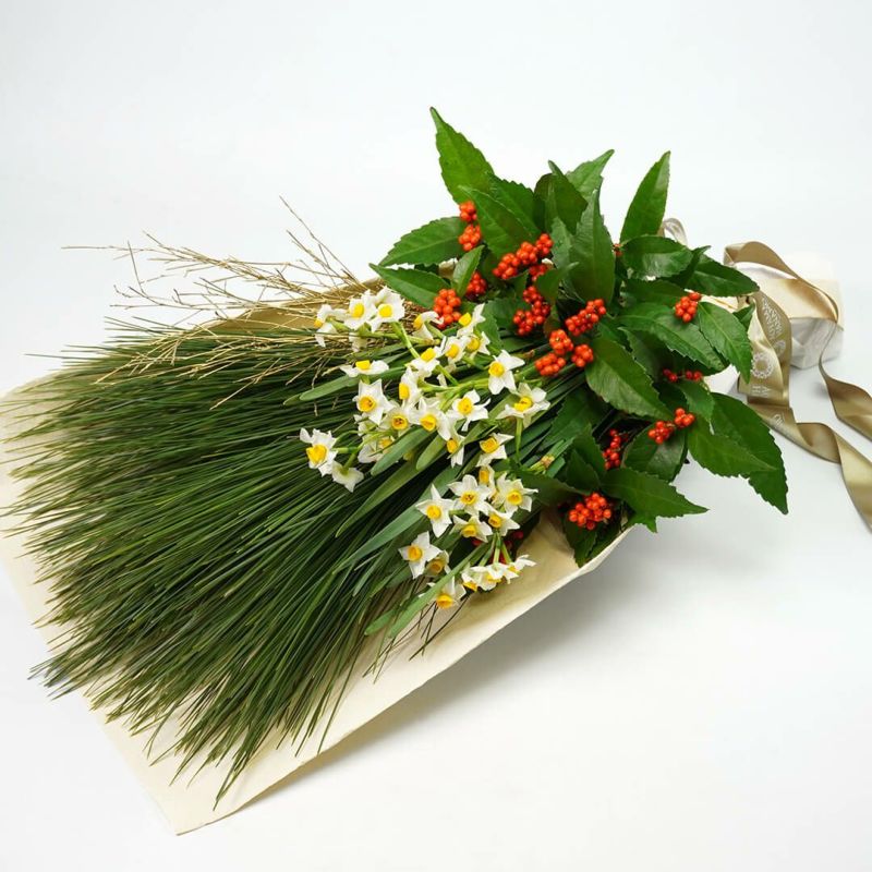 【お正月・お年賀】大王松・日本水仙・千両などの花束