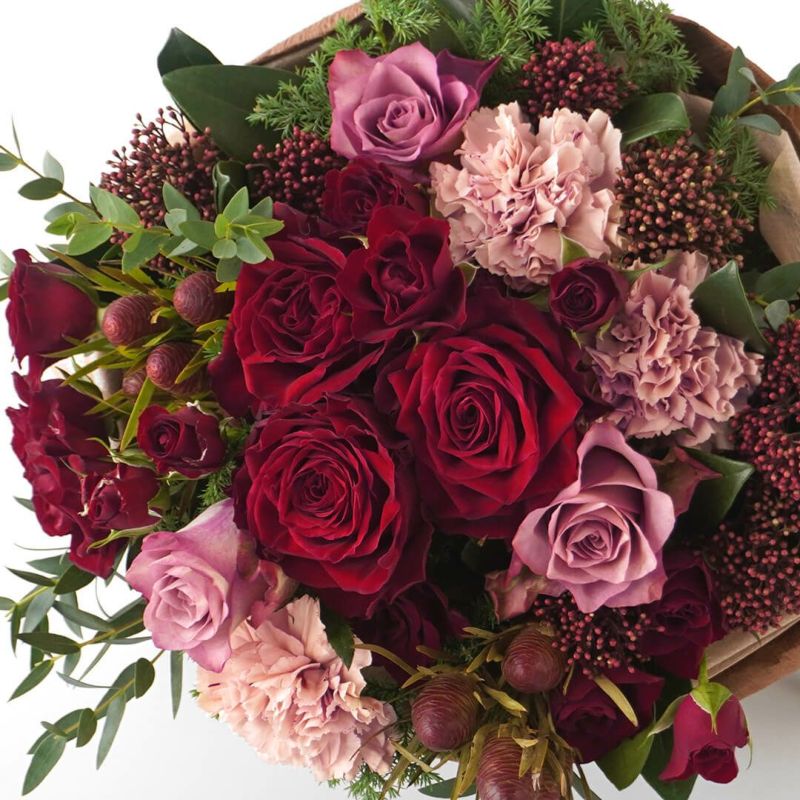 【お歳暮・クリスマス】赤やピンクの大輪バラ、カーネーションの花束