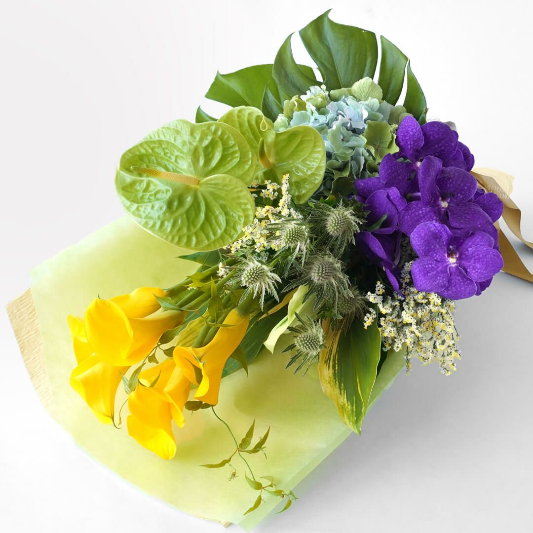 【父の日】黄色いカラーと淡いブルーとグリーンのアジサイの花束