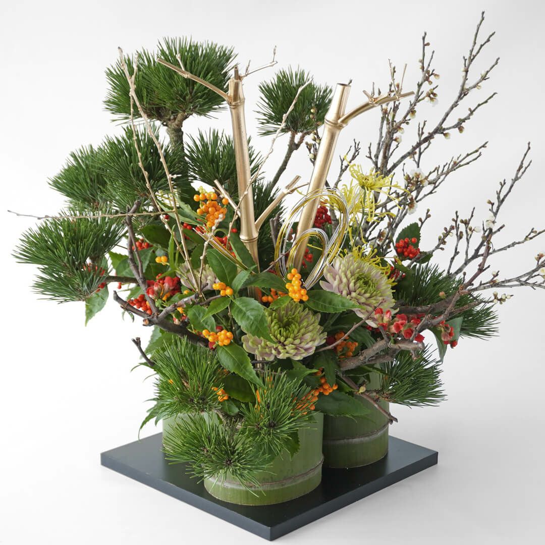 【お正月・お年賀】三光松やピンクのマムのアレンジメント