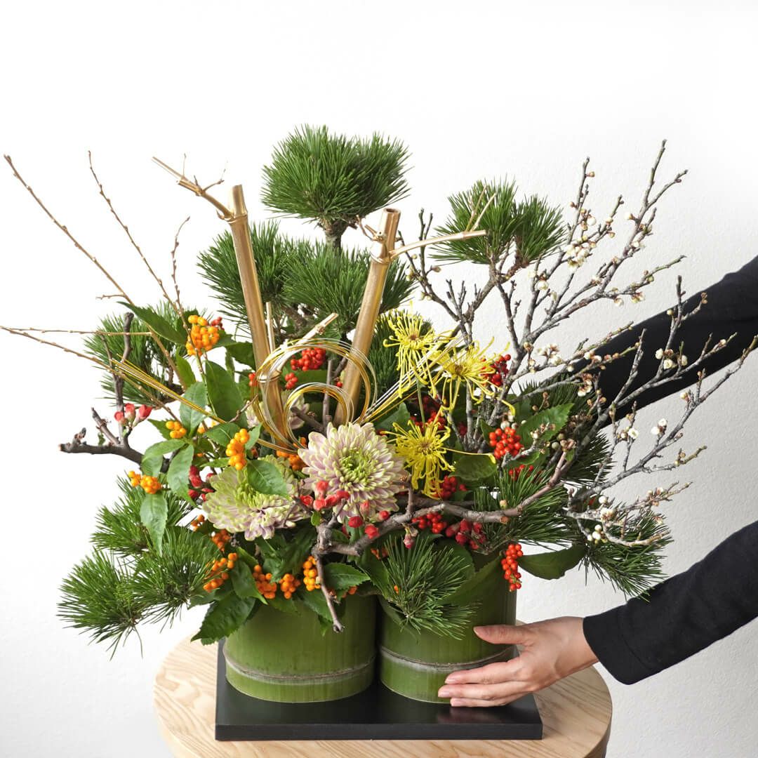 【お正月・お年賀】三光松やピンクのマムのアレンジメント