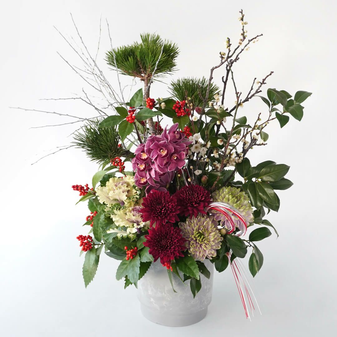 【お正月・お年賀】ピンクのシンビジュームや赤いマムのアレンジメント