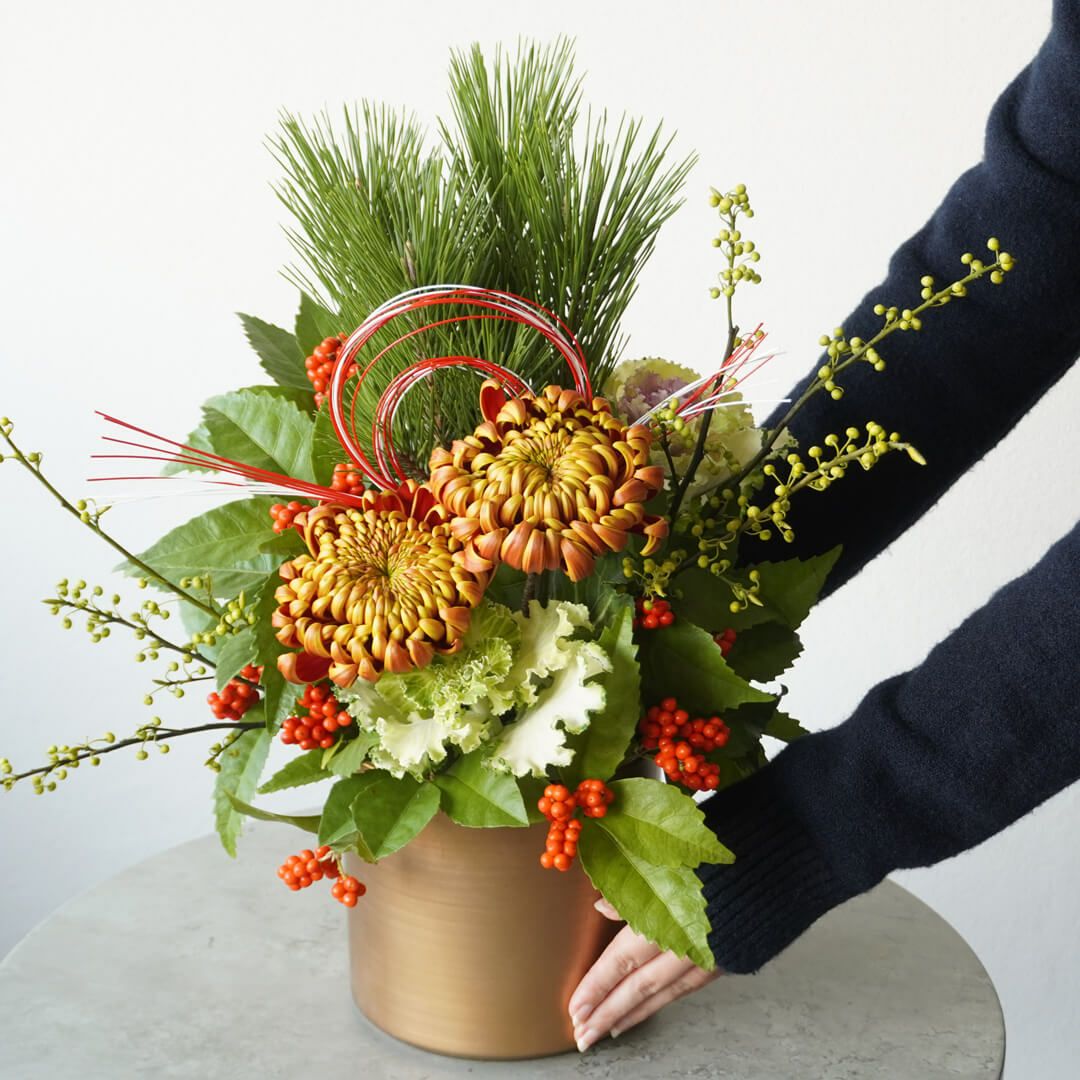 【お正月・お年賀】オレンジの複色のマムのアレンジメント