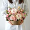 【母の日】淡いピンクの大輪バラやスプレーバラのアレンジメント
