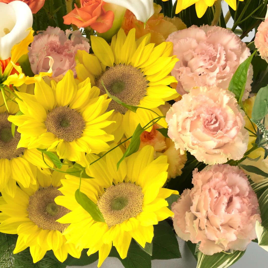 【父の日】黄色いヒマワリやオレンジのバラのアレンジメント
