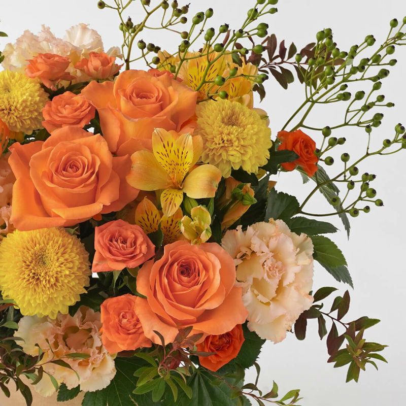 【敬老の日】オレンジのバラやマムのアレンジメント
