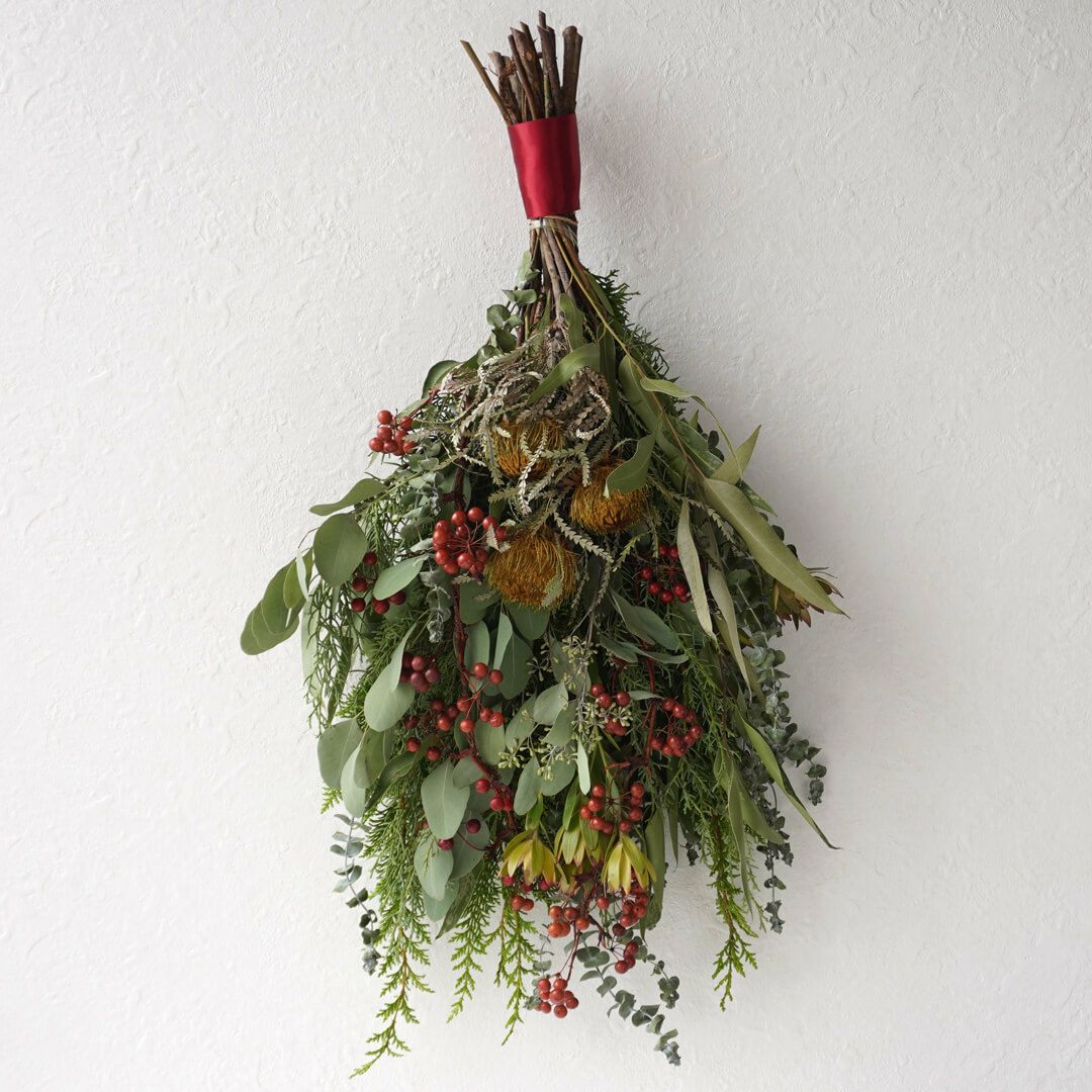 【クリスマス】ヒバとユーカリ、サンキライの実のスワッグ