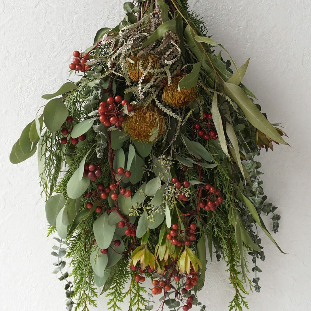 【クリスマス】ヒバとユーカリ、サンキライの実のスワッグ