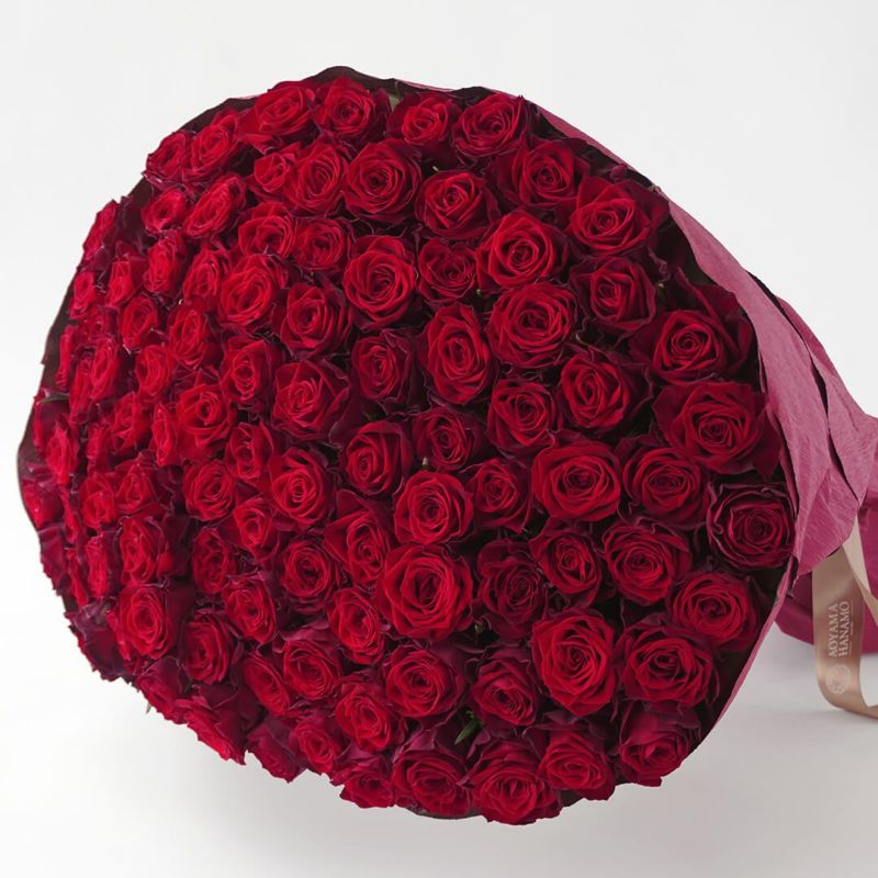 赤いバラ108本の花束