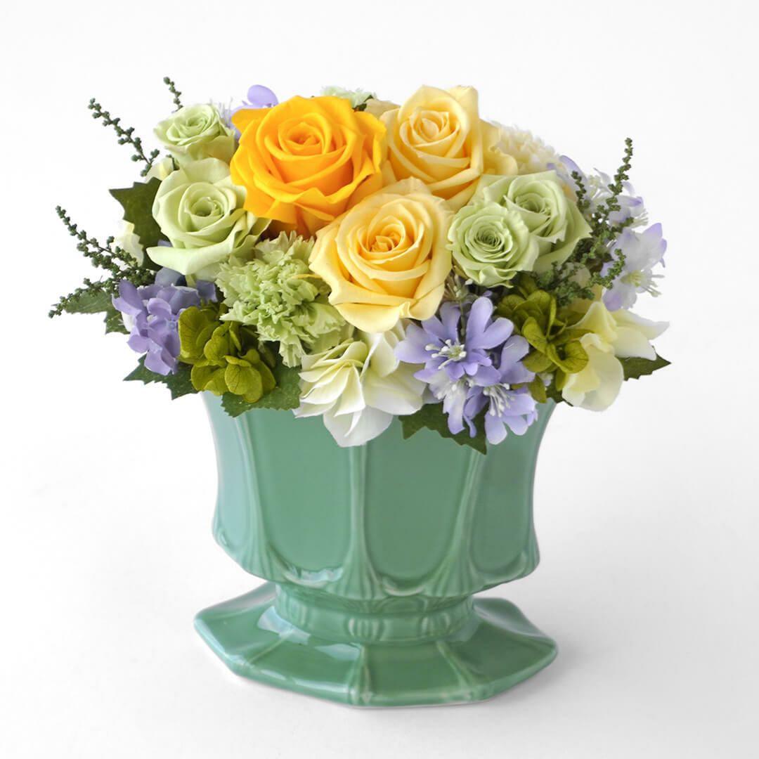 黄色やグリーンのバラのプリザーブドフラワー